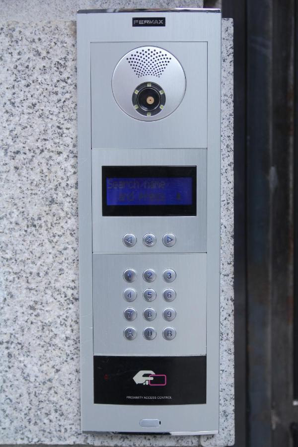 Parilament On Rustaveli 4 Rooms Tbilisi Eksteriør billede