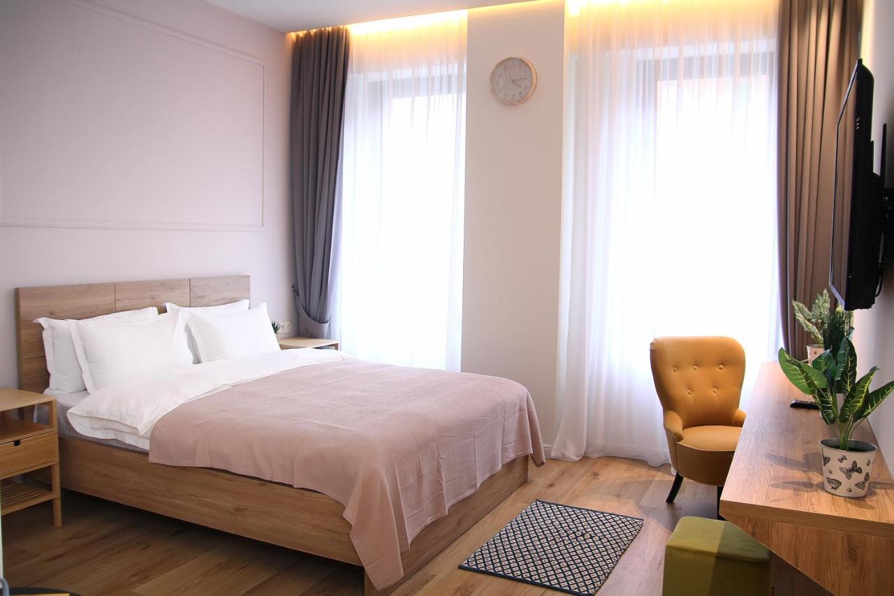 Parilament On Rustaveli 4 Rooms Tbilisi Eksteriør billede